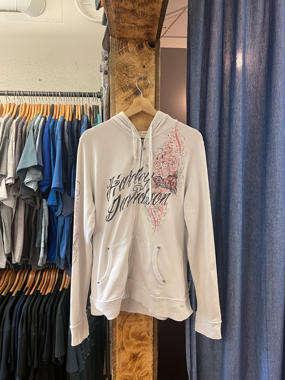 Vintage Harley-Davidson White Zip-Up Hoodie with Pink Accents